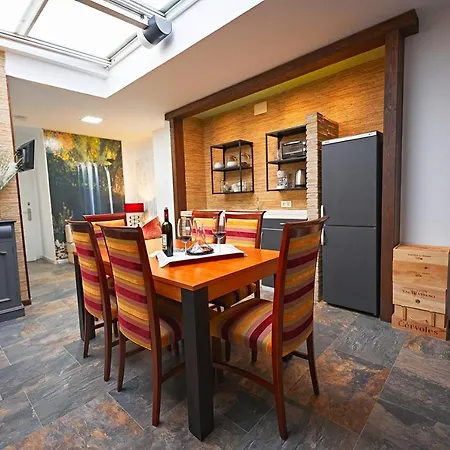 Apartament Infantes 28 *
